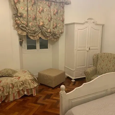 Bed & Breakfast Country Dreams *